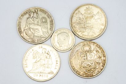  Ensemble de cinq pièces en argent, comprenant : 
- 1 pièce de 1 Sol 1869 République...