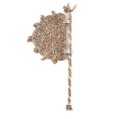 null Silver fan or "chasse-mouche" with openwork decoration of foliage, the twisted...