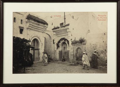 null Mosque in Tetouan

Reproduction of a postcard 

29 x 45 cm