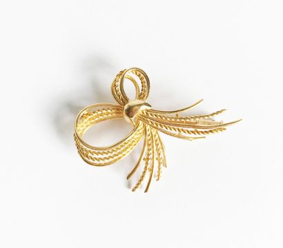 Small brooch knot in yellow gold. 
Weight...