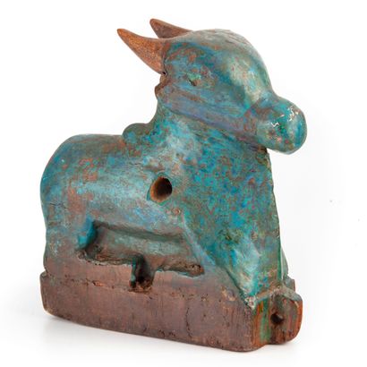 null Statuette of animal with horns in painted wood. Indian work

H. 18 - L 17 c...
