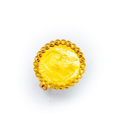 null Yellow gold ring set with a gold coin bearing the effigy of Napoleon III

Weight...