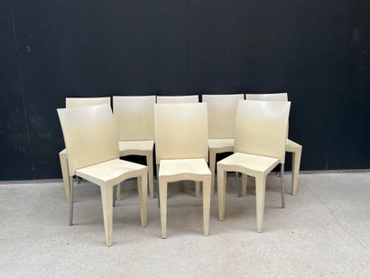 null Philippe STARCK

Ensemble de 8 chaises blanches modèle "Miss Global" 

Usures...