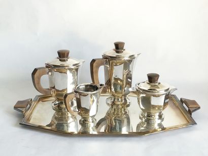 null Tea and coffee set in silver plated metal with wooden handle. It includes: a...