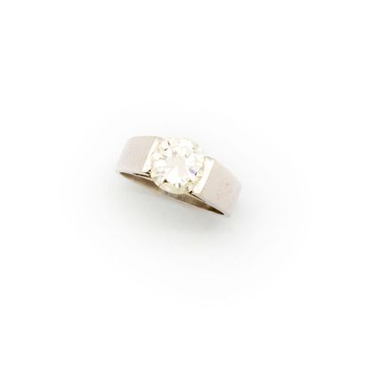 null White gold ring set with a solitaire modern cut diamond weighing 2.88 cts, color...