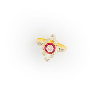null Small yellow gold ring with an openwork diamond pattern, paved with diamonds...