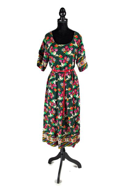 LANVIN LANVIN - Paris 

Cotton dress printed with tulip water lilies, belted with...