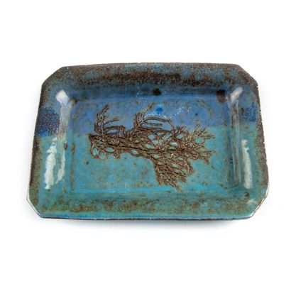 null Ashtray in stoneware monogrammed AP

H. 18 cm ; L. 13 cm