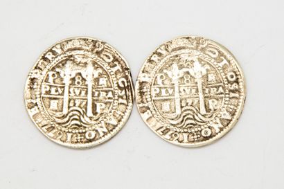 null Ensemble de deux pièces en argent de 8 reales Philippe IV 1677 avec l'inscription...