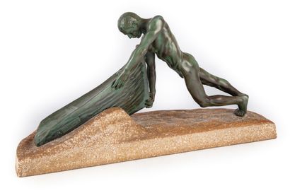 null Max LE VERRIER (1891-1973)

Le pousseur de barque 

Bronze et socle en pierre,...