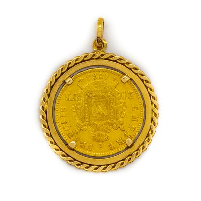 null Gold pendant decorated with a 20 francs gold coin Napoleon III

Weight : 9,6...