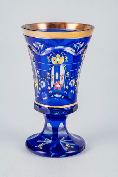 null Blue glass in Bohemian crystal; 19th century

H. 17 cm