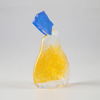 null Yan ZORITCHAK (1944)

Sculpture in glass piriform with yellow inclusions

Signed...