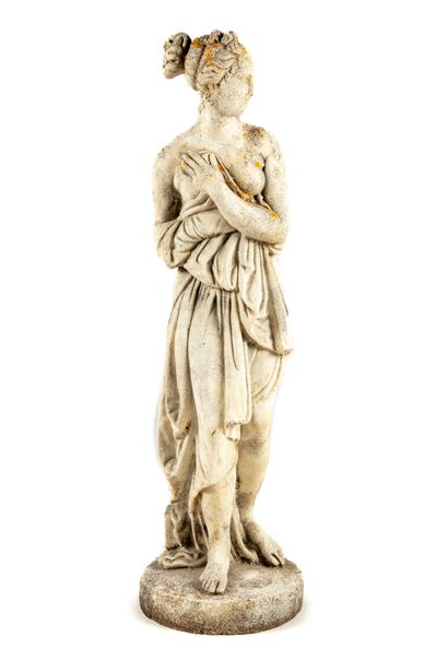 null Sculpture en pierre reconstituée représentant une Vénus pudique d'après l'Antique

H....