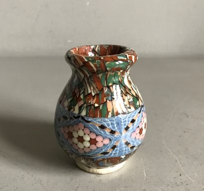 null GERBINO - Vallauris

Petit vase de forme balustre en céramique façon mosaïque

Signé

H....