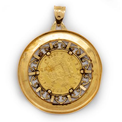 null Pendentif médaillon en or jaune orné du portrait de Napoléon III, pièce de 10...