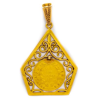 null Pendant in yellow gold decorated with a 20 francs gold Napoleon III coin

Weight...