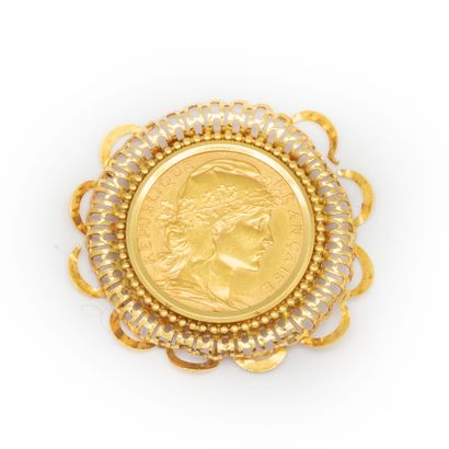 null Accidental gold pendant with a 20 francs gold coin

Weight : 10,3 g