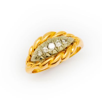 null Yellow gold ring with a line of small diamonds

TDD : 57

Gross weight : 3,3...