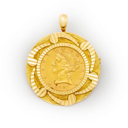 null Pendentif en or jaune orné d'une pièce de 5 dollars daté de 1902 

Poid : 18,8...