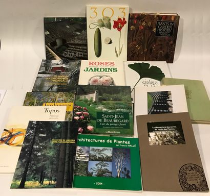 null LIVRES D'ART : 

14 livres sur le thème des Jardins et la Botanique dont :

-...