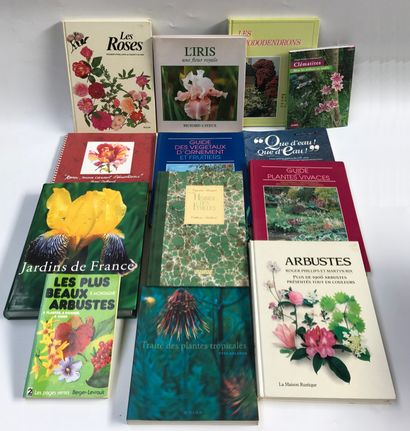 null LIVRES D'ART : 

13 livres sur le thème des Jardins et la Botanique dont :

-...