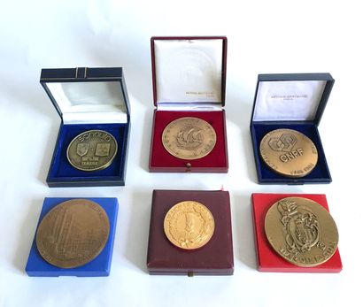 null ARTHUS BERTRAND - MONNAIE de PARIS

Ensemble de 6 médailles en bronze : Société...