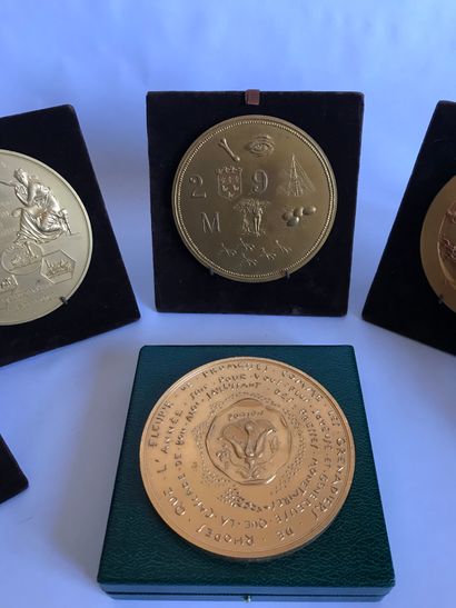 null MONNAIE de PARIS

Collection de 6 médailles de voeux en bronze Florentin doré...