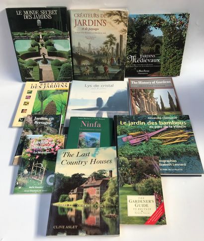null LIVRES D'ART : 

12 livres sur le thème des Jardins et la Botanique dont :

-...