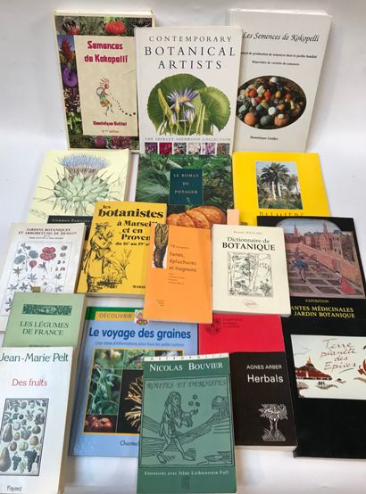 null LIVRES D'ART :

17 livres et fascicules sur les Jardins et la Botanique dont...