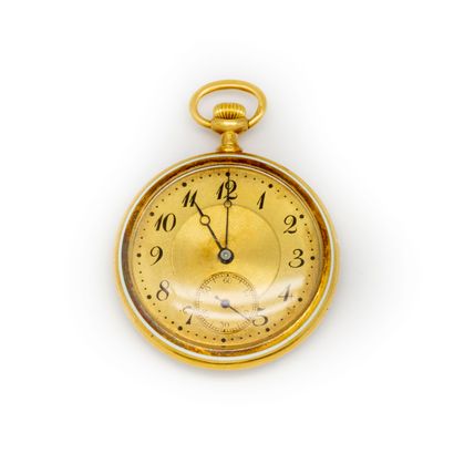 null Petite montre de dame de col en or jaune, le dos orné d'un motif central émaillé...