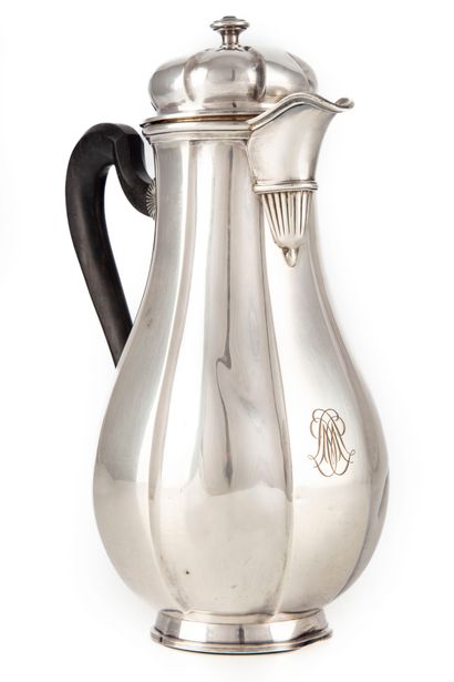 CARDEILHAC House CARDEILHAC
Large coffee pot in silver 950/1000th with molded ribs...