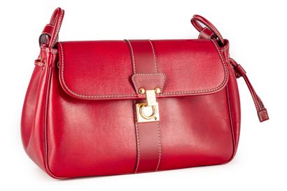 LANCEL LANCEL 
Red grained leather handbag, gold metal clasp signed Lancel
With its...