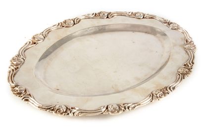 null Oval-shaped silver dish, the edge of movement with decoration of roses
Sterling...