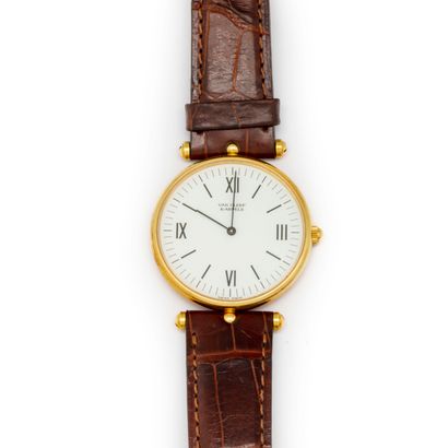 VAN CLEEF & ARPELS VAN CLEEF & ARPELS
Lady's watch model of the Pierre Arpels Collection...