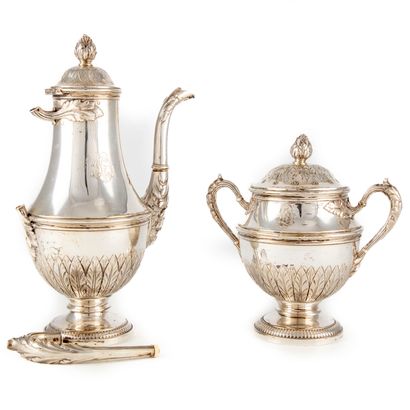 null Coffee pot and sugar bowl in silver with decoration of foliage of style Louis...