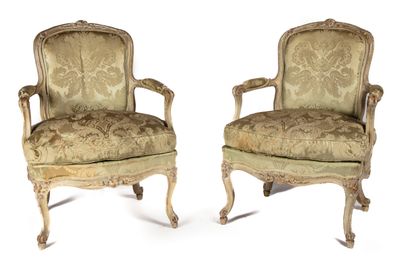 null Pair of armchairs in cream lacquered wood, molded and carved with flowers (small...