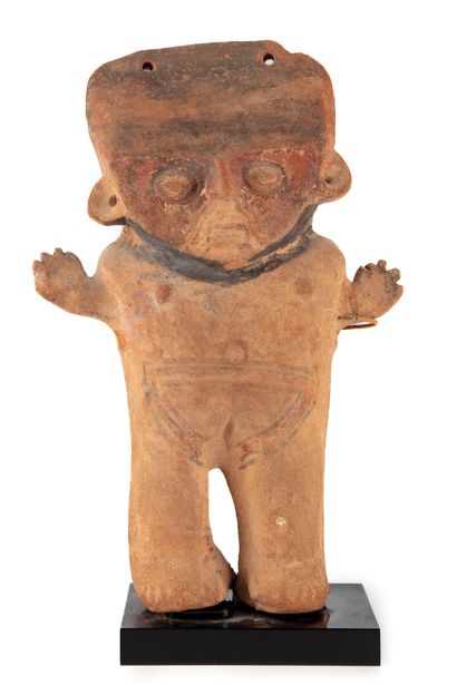 null Statuette pré-colombienne du nord du Pérou en terre cuite polychrome
H. : 32...