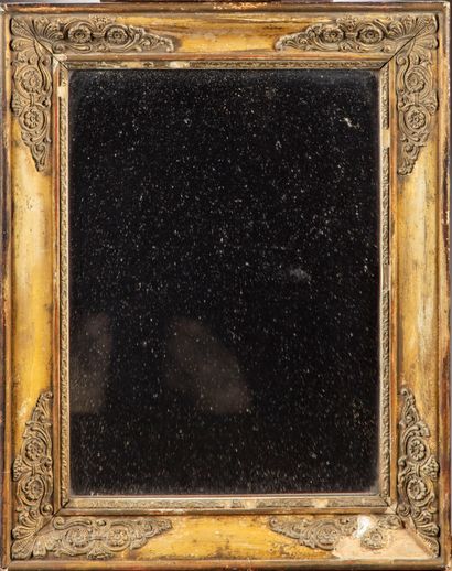 null Small gilded wood mirror molded with palmettes in the corners
Middle of the...