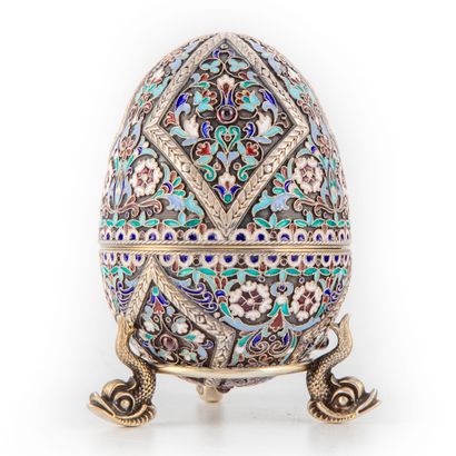 null Easter egg in silver with enamelled polychrome cloisonné decoration of flowers,...