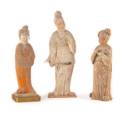 CHINE TANG CHINA - TANG period (618-907)
Set in terra cotta with traces of polychromy...