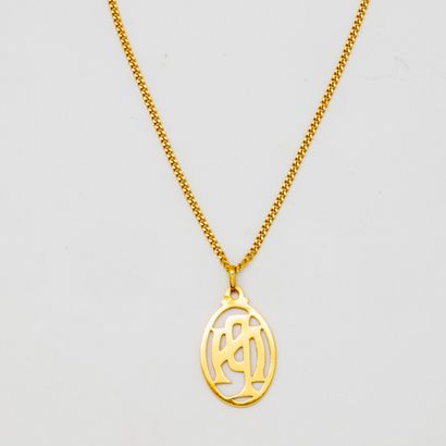 null Pendant and chain in yellow gold, engraved "NP".

Weight : 6,3 g.