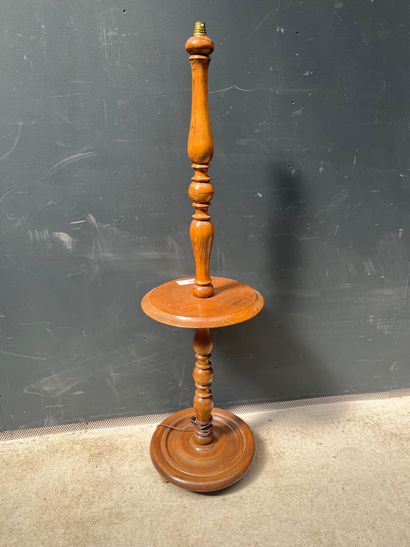 null Floor lamp in natural wood, turned wood

H. 135 cm