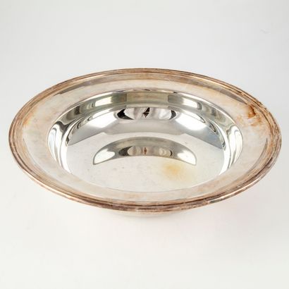 null Important silver plated bowl of circular shape 

H. 7 cm ; D. : 32 cm