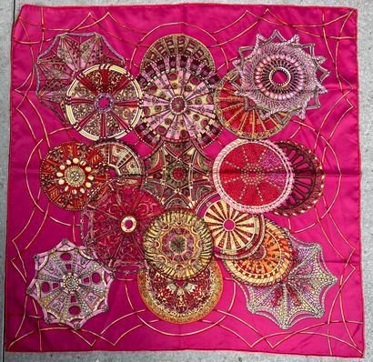 null Printed silk scarf with shields on pink background

Small stains and pulled...