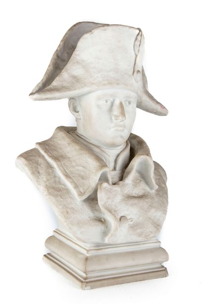 Buste de Napoléon 1er en biscuit

H. : 42...