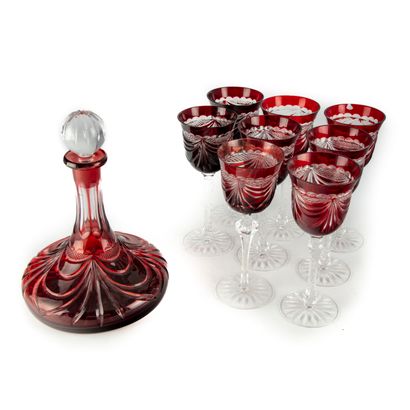 SAINT LOUIS SAINT LOUIS kind of 

Eight glasses with foot out of cut crystal doubled...