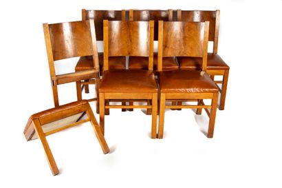 null Suite of five chairs and two armchairs in natural wood with veneer back. Leather...