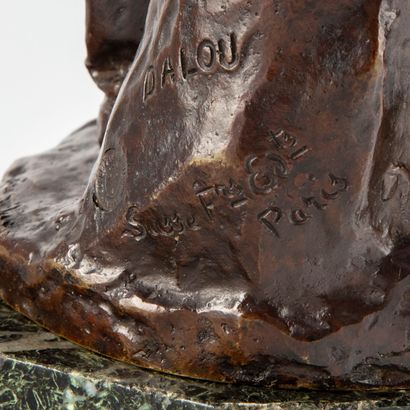 DALOU Jules DALOU (1838-1902)

Paysan retroussant ses manches

Bronze à patine brune...