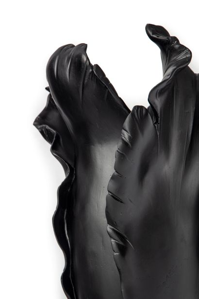 DAUM DAUM Paris

Tulip vase in black crystal, produced in 425 pieces, bears the Daum...